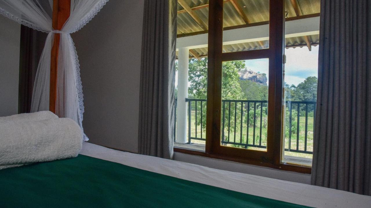 Hôtel Castle View Sigirîya Extérieur photo