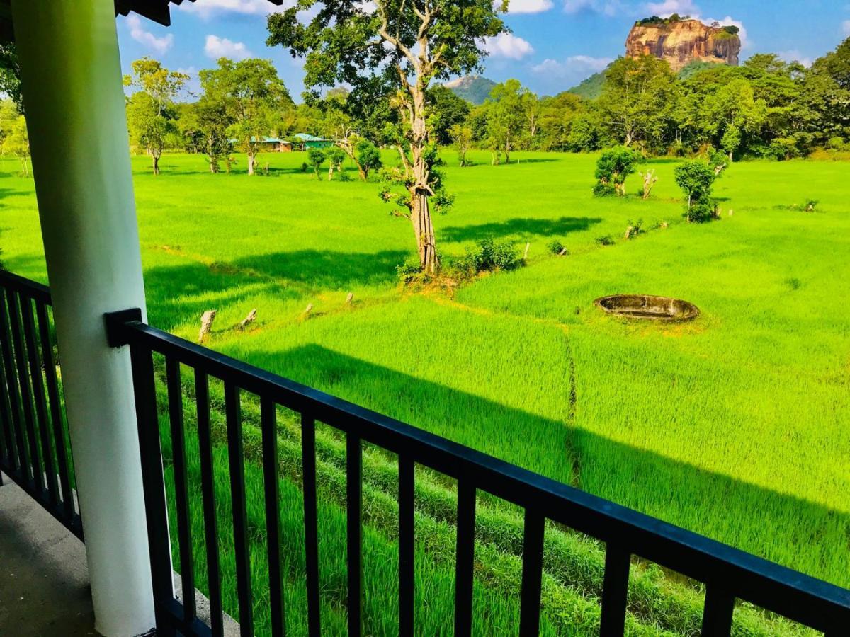 Hôtel Castle View Sigirîya Extérieur photo